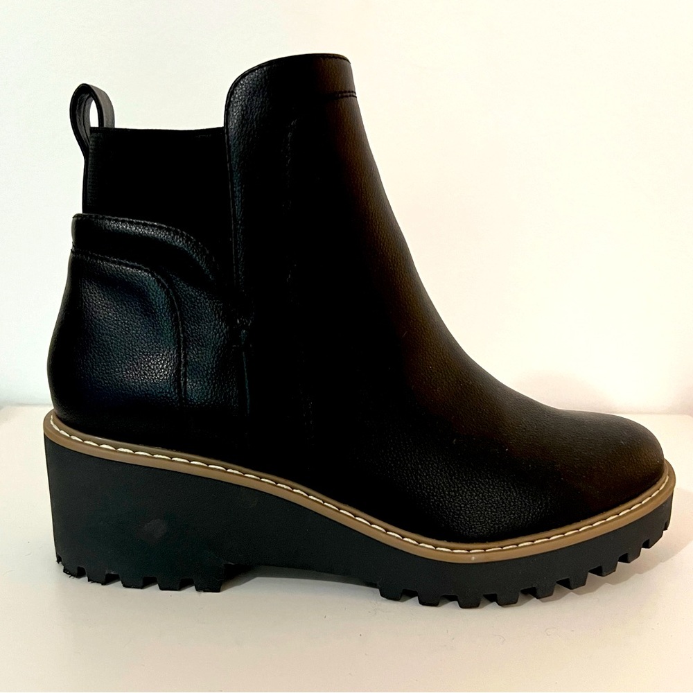 DV by Dolce Vita Rielle Wedge Ankle Boots